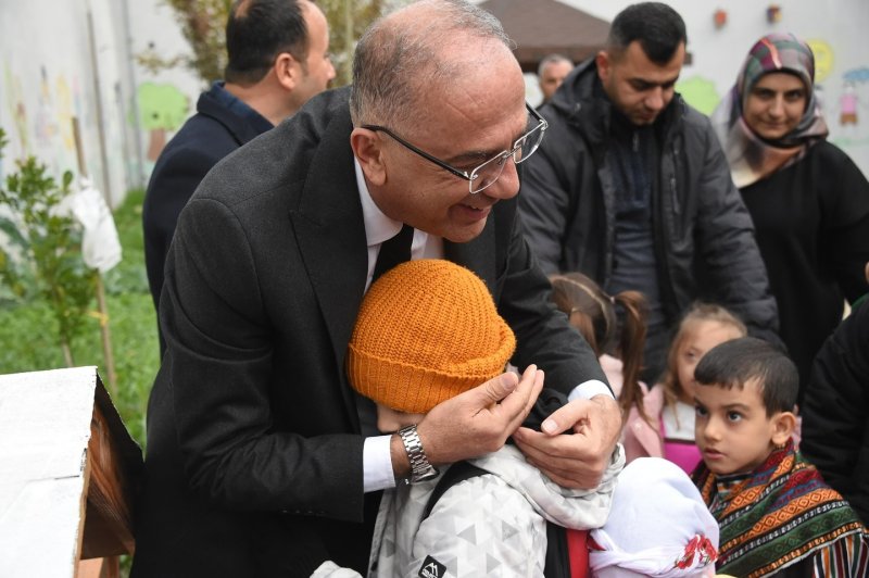 İbrahim Naci YAPAR; ÖZEL ÇOCUKLARLA BULUŞTU