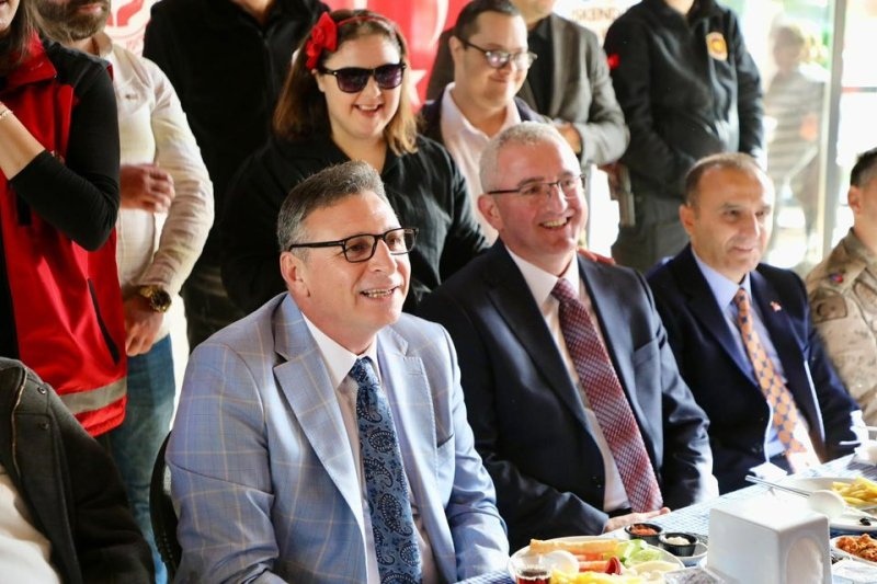 İskenderun Belediye Başkanı Mehmet Dönmez, 3 Aralık Dünya Engelliler Günü