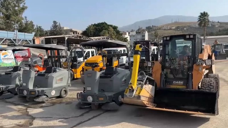 BAŞKAN MEHMET DÖNMEZ 74 ARAÇLIK HİZMET FİLOSUNU TANITTI