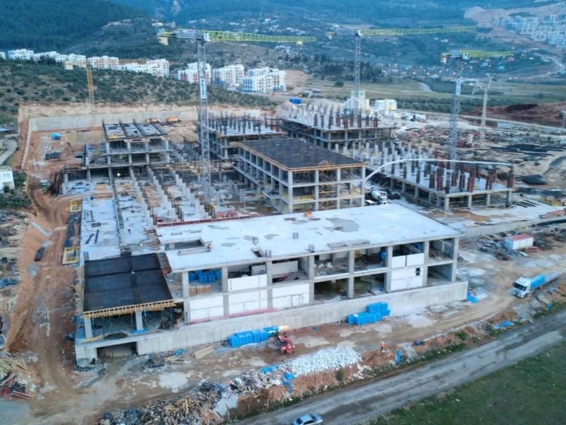 İSKENDERUN’UN SAĞLIK ALT YAPISI GÜÇLENİYOR 