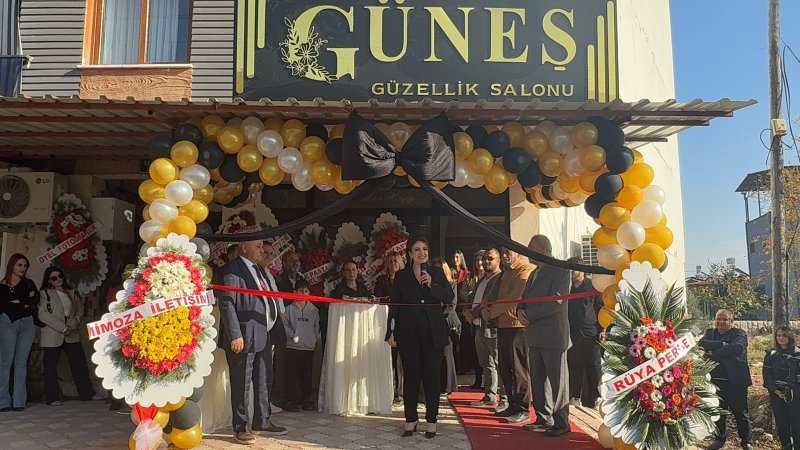 Cumhuriyet Halk Partisi Hatay Milletvekili Mehmet Güzelmansur, CHP Antakya Kadın Kolları Başkanı Şükran Koçak, CHP önceki dönem İskenderun Belediye Başkan Adayı Yılmaz Şahutoğlu, Hatay Sevgi ve Şefkate Muhtaç Çocukları Koruma Derneği Başkanı Serpil Öğüt, Serinyol Esnaf ve Sanatkârlar Odası Başkanı Mehmet Karamutlu