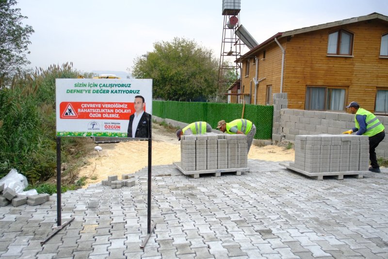 DEFNE’DE PARKE ÇALIŞMALARI ARALIKSIZ SÜRÜYOR