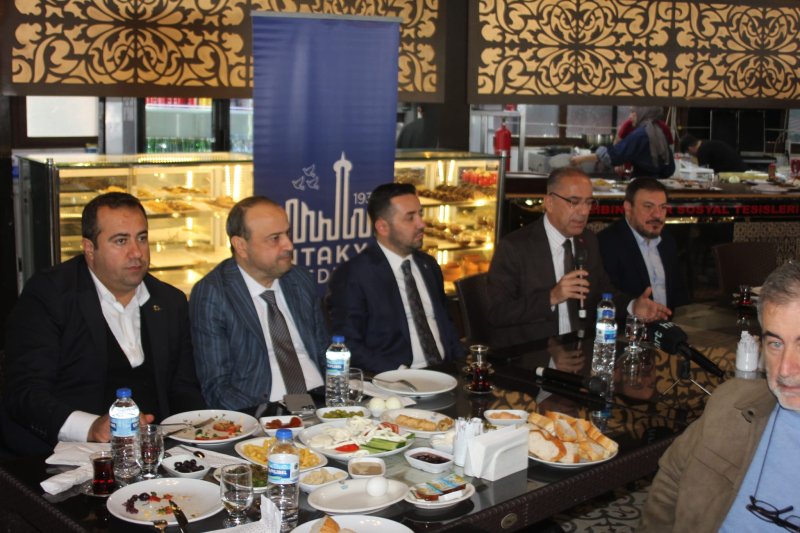 YAPAR: CUMHURBAŞKANIMIZI COŞKUYLA KARŞILAYALIM