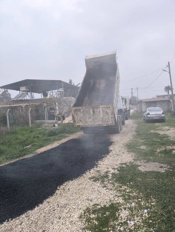 KUMLU AKTAŞ’TA YOLLAR YENİLENİYOR