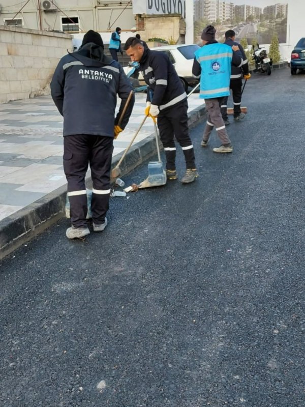 ANTAKYA BELEDİYESİ’NDEN YAĞIŞ SONRASI SEFERBERLİK