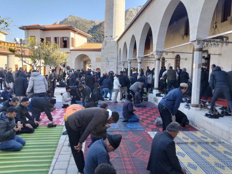 Anadolu’nun ilk camisi Habib-i Neccar’da ilk Cuma namazı kılındı