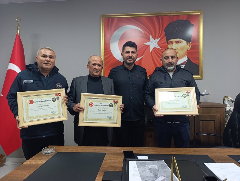 KIRIKHAN BELEDİYESİ PERSONELİNİ ONURLANDIRDI