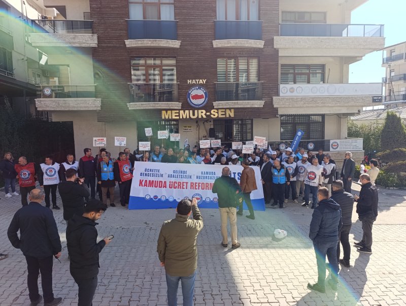 BAYRAKDAR: “ÜCRET ADALETSİZLİĞİ DÜZELTİLMELİDİR”