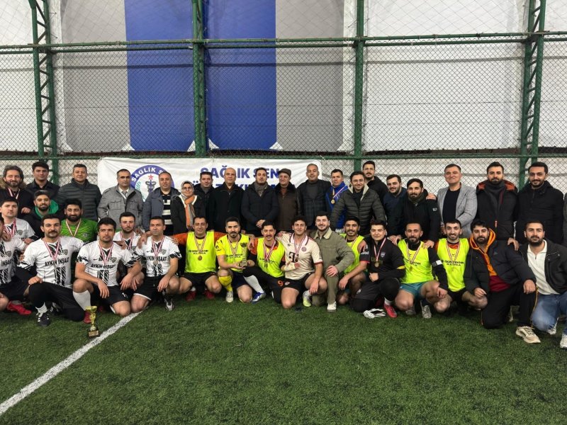 SAĞLIK ÇALIŞANLARI SAHADA YARIŞTI