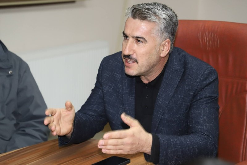 ÇOLAK: “BEN GENÇLERİN ABİSİYİM”