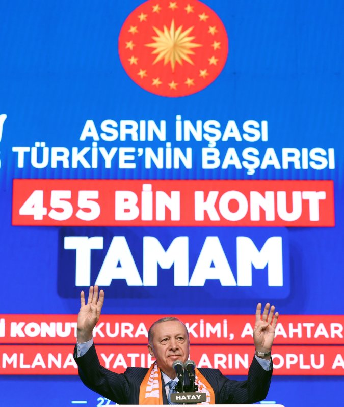 Cumhurbaşkanı Erdoğan: "Devletle milleti karşı karşıya getirmeye çalışanların hiçbirisi yok. Ama biz buradayız"