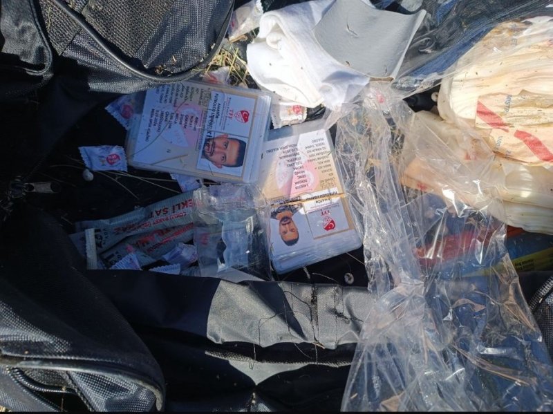 Mesa Spor Kulübü'nün çalınan lisansları, tesislerin yanındaki otluk alanda bulundu