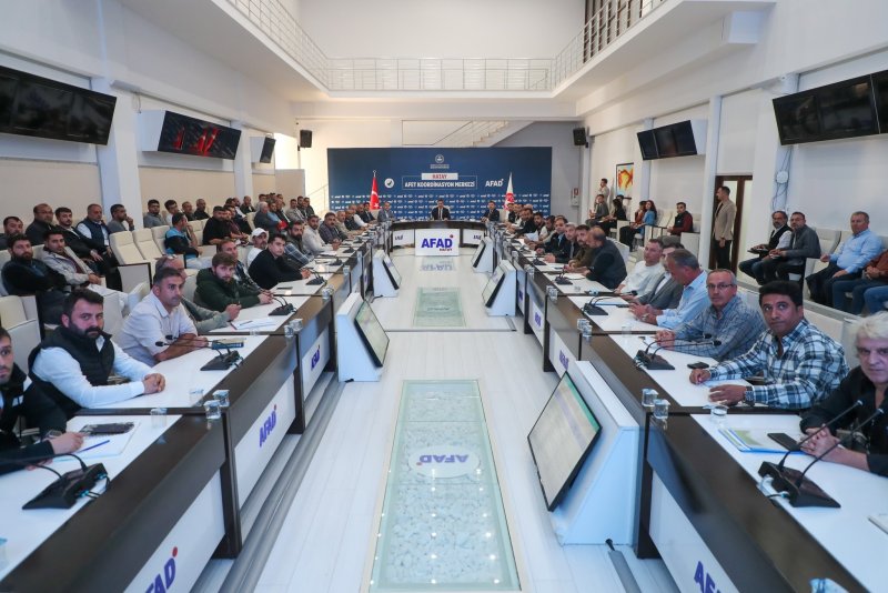 Hatay’da TOKİ kentsel afet konutları ile yerinde kentsel dönüşüm değerlendirme toplantısı gerçekleştirildi