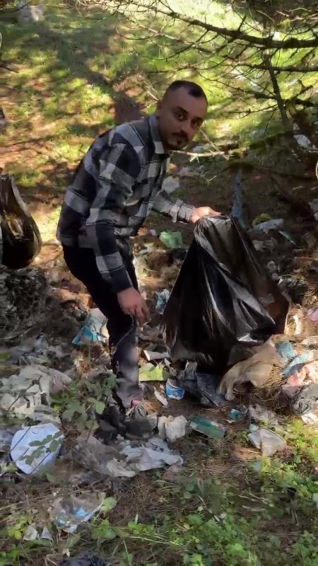 Hatay'da Gönüllü Grubun Temizlik Faaliyeti: Bir Tır Çöp Topladılar
