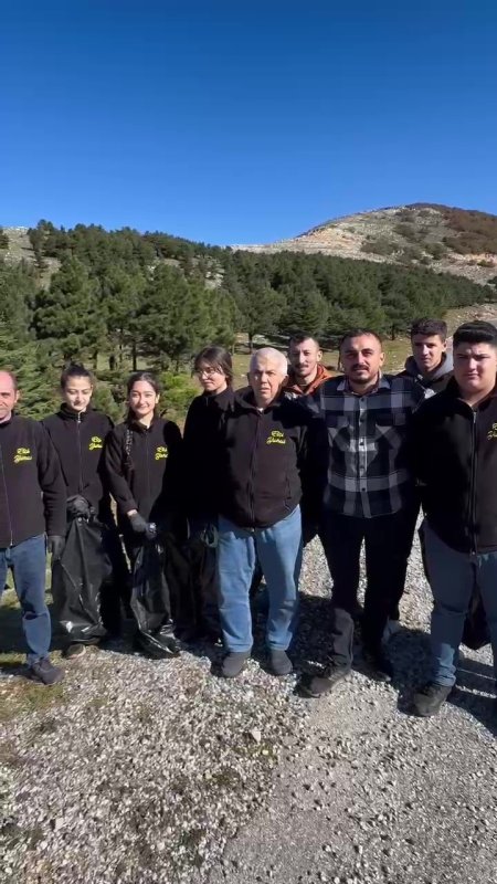 Hatay'da Gönüllü Grubun Temizlik Faaliyeti: Bir Tır Çöp Topladılar