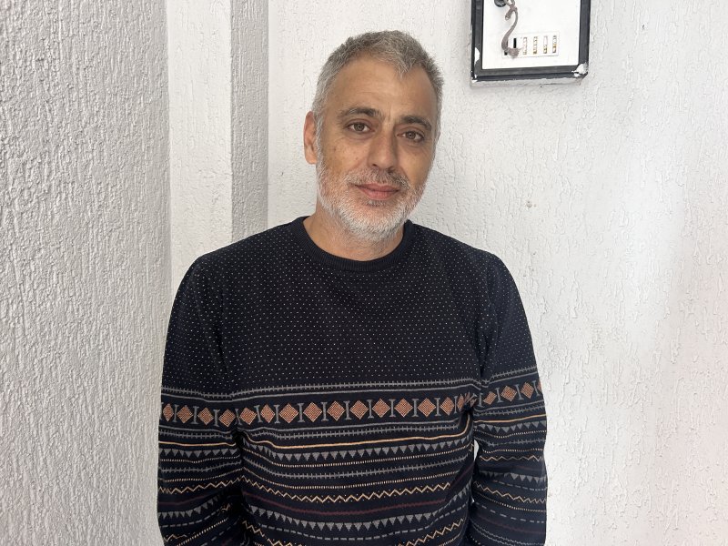 Tilki acıktığında bir çocuk gibi bizim yolumuzu gözlüyor' diyen adam 6 aydır yayla komşusu olan tilkiyi besliyor