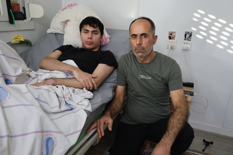 Depremden Kurtulan Genç, Fizik Tedavi Yardımı Bekliyor