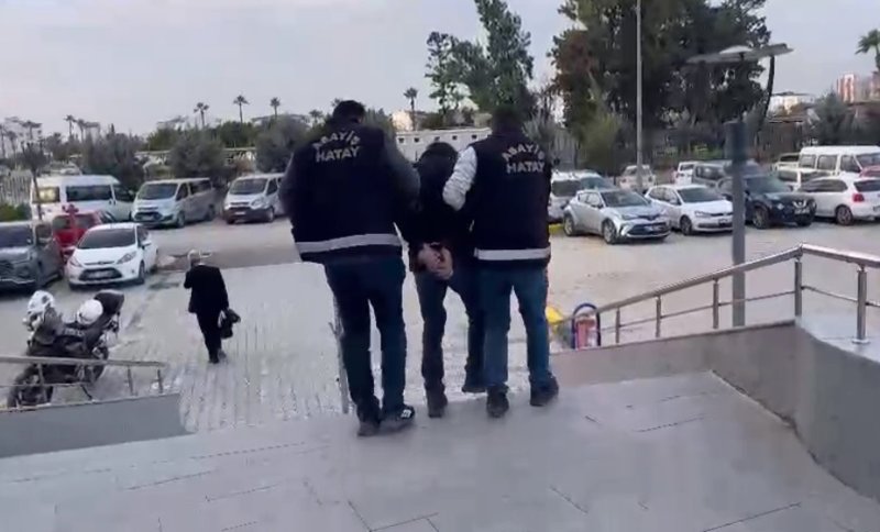 Arsuz’da 7 yıl 2 ay kesinleşmiş hapis cezasıyla aranan şahıs yakalandı