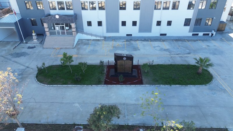 Asrın felaketinde vefat eden 408 öğretmenin ismi deprem anıtında yaşatılacak