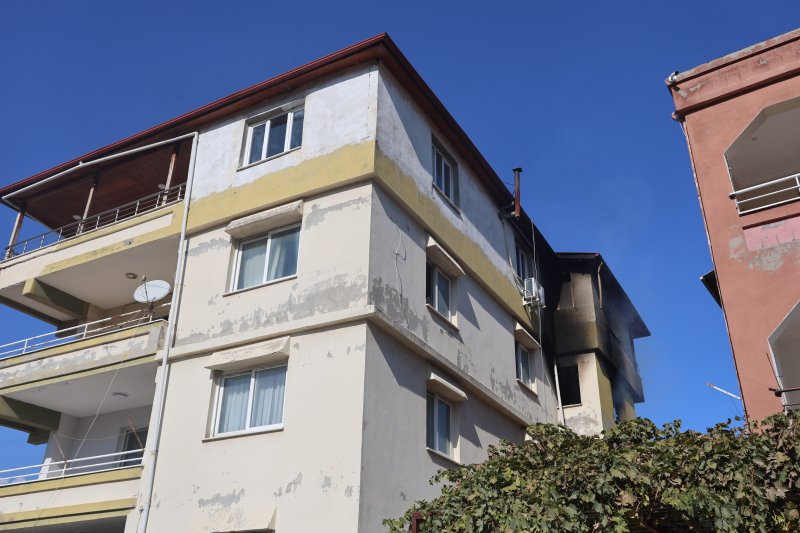 Apartman dairesi alevlere teslim oldu