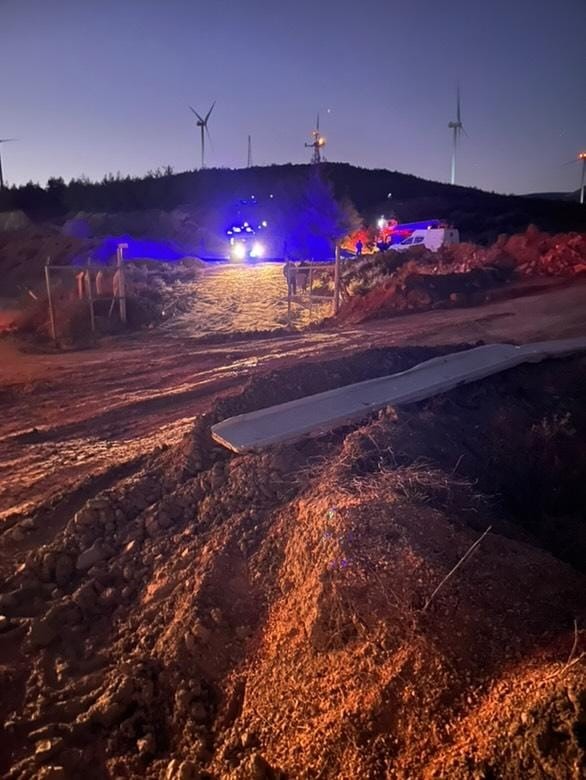  Elektrik direğinde akıma kapılan şahıs yanarak öldü