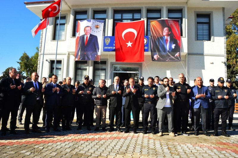 Hatay Büyükşehir Belediyesi, emniyete 100 araç hibe etti