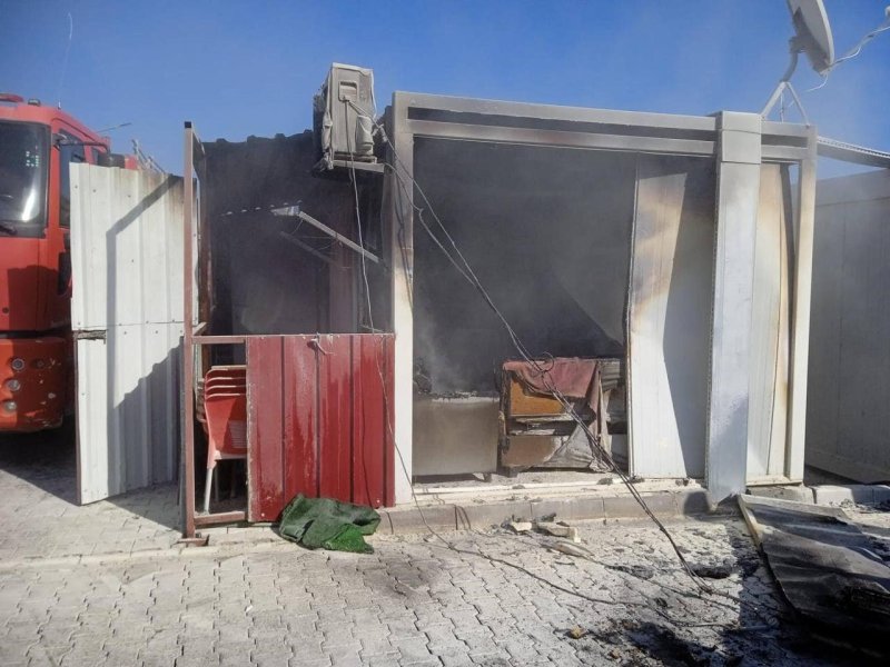 Depremzede vatandaşların yaşadığı konteyner yandı