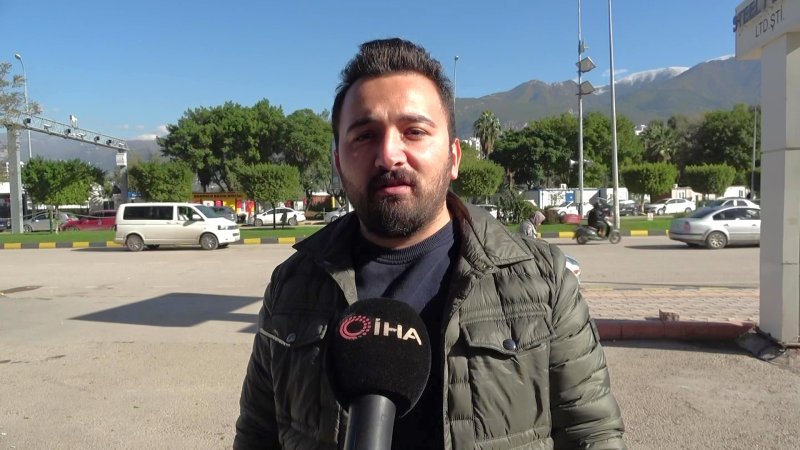 Üzerine basıldığında uyarı veren çimleri test etmek isteyenler esnafı ikiye böldü