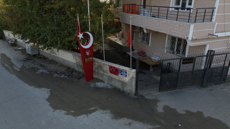 Şehit anasının gözyaşlarına evladının silah arkadaşları son verdi