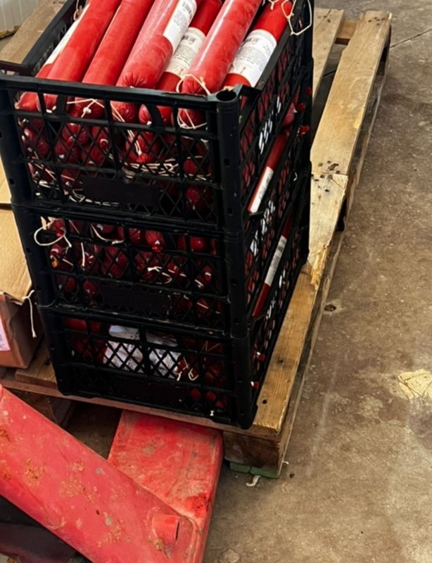 Sucuk, peynir, ketçaptan oluşan 1 ton gıda malzemesi toprağa gömülerek imha edildi