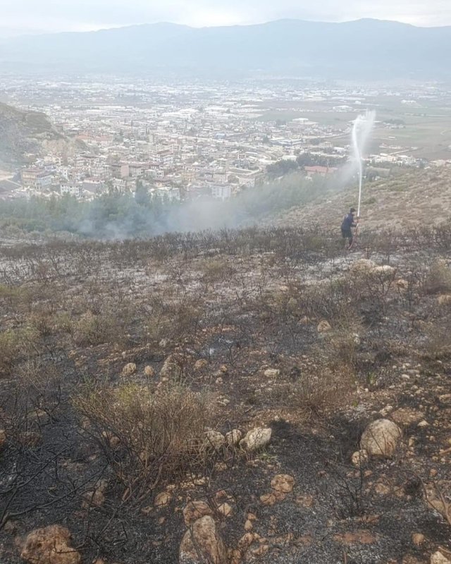 Antakya’da makilik yangını