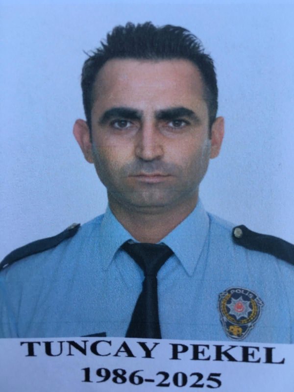 Kalp krizi geçiren polis memuru hayatını kaybetti