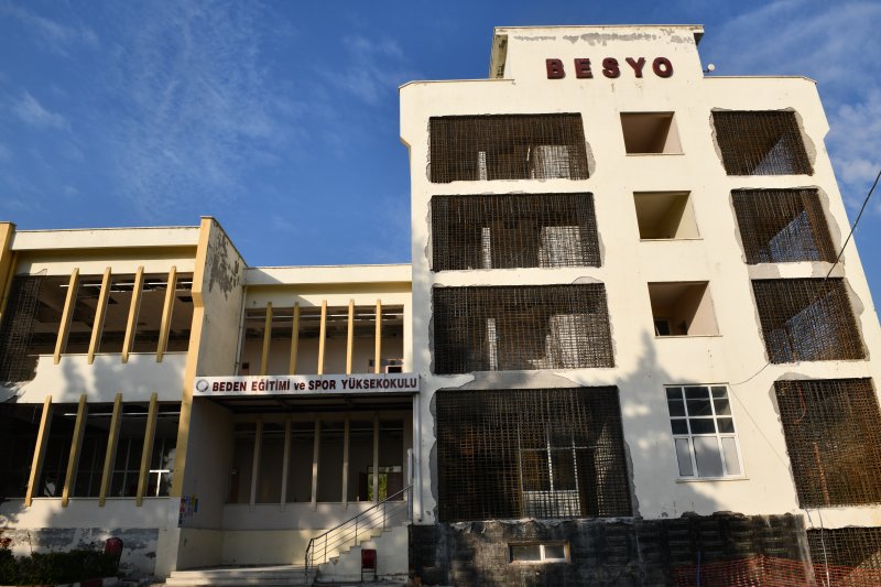 HATAY’IN BAŞÖĞRETMENİ DEPREMİ YENDİ