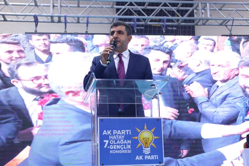 AK PARTİ İL GENÇLİK KOLLARI BAŞKANI AKIN’A KONGREDE TAM DESTEK