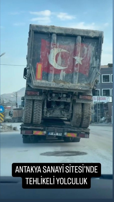 ANTAKYA SANAYİ SİTESİ’NDE TEHLİKELİ YOLCULUK