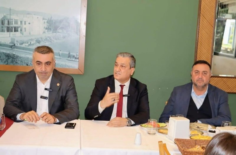 Milliyetçi Hareket Partisi (MHP) Hatay Milletvekili Lütfi Kaşıkçı, İl Başkanı Metin Taşçı, Belen Belediye Başkanı İbrahim Gül ve KAÇEP İl Başkanı Dilek Demirdöven, 2024 yıl sonu değerlendirme toplantısında basın mensuplarıyla bir araya geldi. 