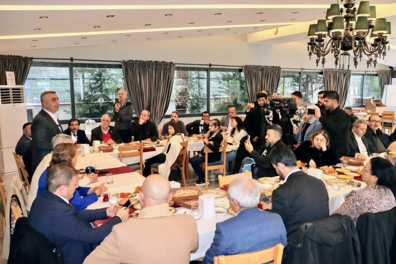 Milliyetçi Hareket Partisi (MHP) Hatay Milletvekili Lütfi Kaşıkçı, İl Başkanı Metin Taşçı, Belen Belediye Başkanı İbrahim Gül ve KAÇEP İl Başkanı Dilek Demirdöven, 2024 yıl sonu değerlendirme toplantısında basın mensuplarıyla bir araya geldi. 