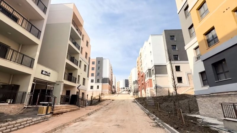 DEFNE’DE 3.781 DEPREM KONUTUNUN İNŞAATI SÜRÜYOR 