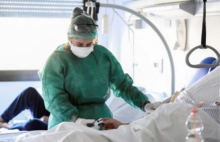 İtalya'daki hastanelerde korona koridorları!