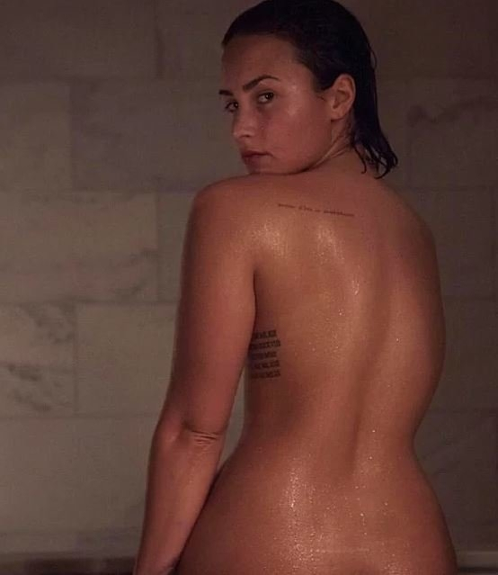 Instagram'a damga vuran 20 çıplak ünlü