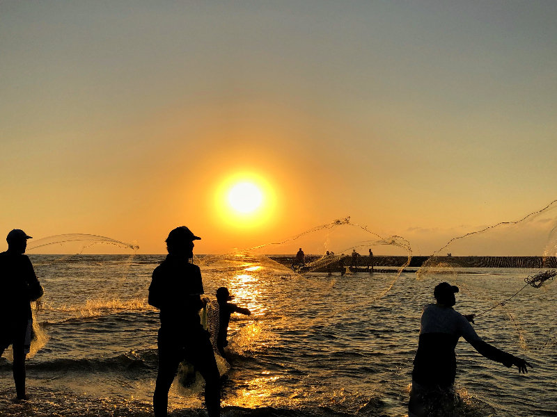 Gün Batımında Hatay'da Balık Avı Keyfi