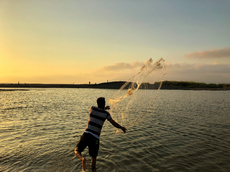 Gün Batımında Hatay'da Balık Avı Keyfi