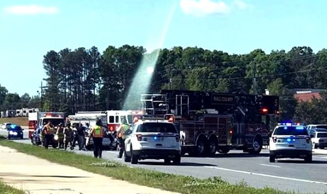 Kimse ne olduğunu açıklayamadı! 3 kız öğrenicinin çektiği selfie'deki detay kan dondurdu