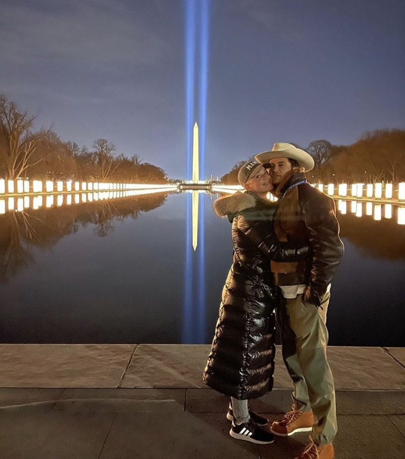 Sosyal medyada ünlüler: Dua Lipa tatilde Kristen Bell sporda