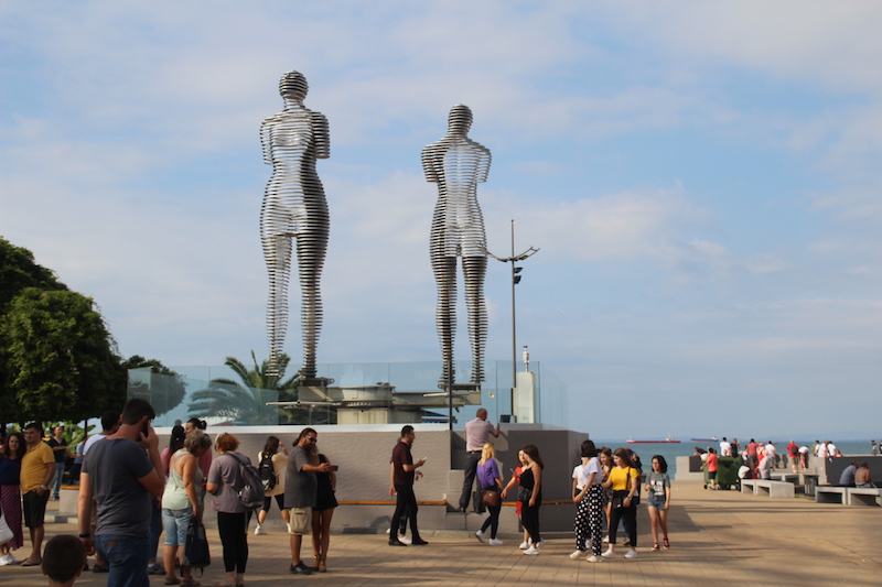 Ali ve Nino heykelinin hüzünlü dansı!