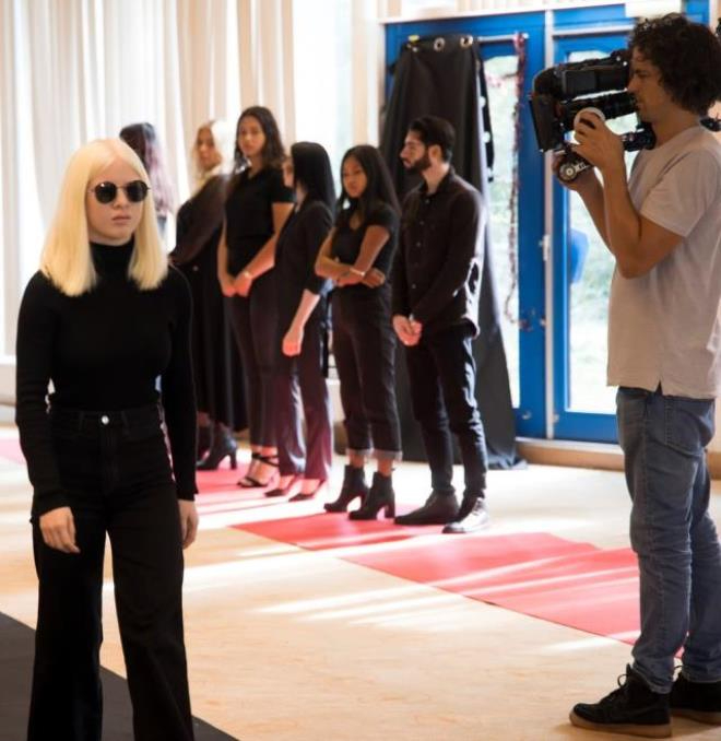 Yetimhaneden podyuma!