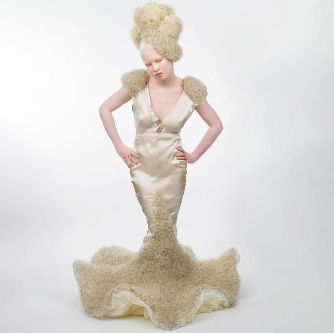 Yetimhaneden podyuma!