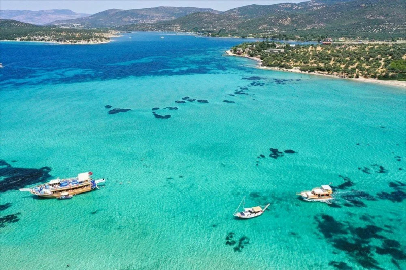 Türkiye'nin el değmemiş saklı güzelliği 'Dikili': Eşsiz koylar ve 40 km'lik kumsal