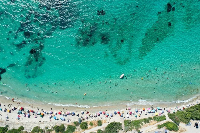 Türkiye'nin el değmemiş saklı güzelliği 'Dikili': Eşsiz koylar ve 40 km'lik kumsal