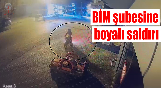 BİM şubesine boyalı saldırı